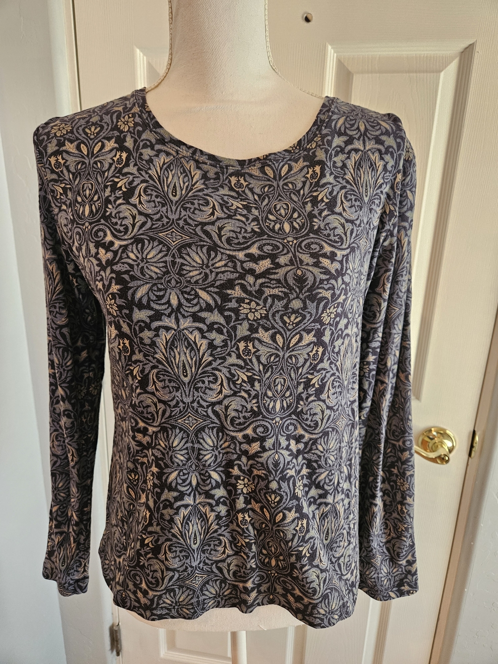 Long Sleeve CottonPatterned Top in Navy and Beige - Charter Club - Petite Small